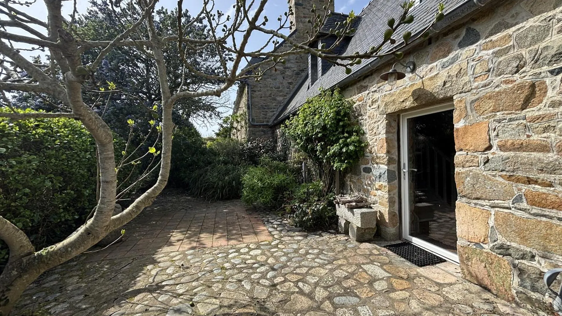 Douarenn Braz, Douarenn Braz A Haven Of Peace Villa Plougrescant Fransa